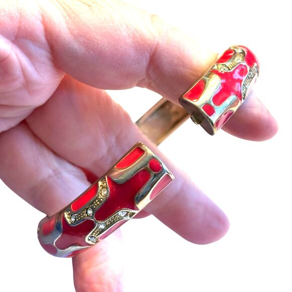 Clamper bracelet goldtone & pink with white rhinestone details hinged bangle - Picture 5 of 7